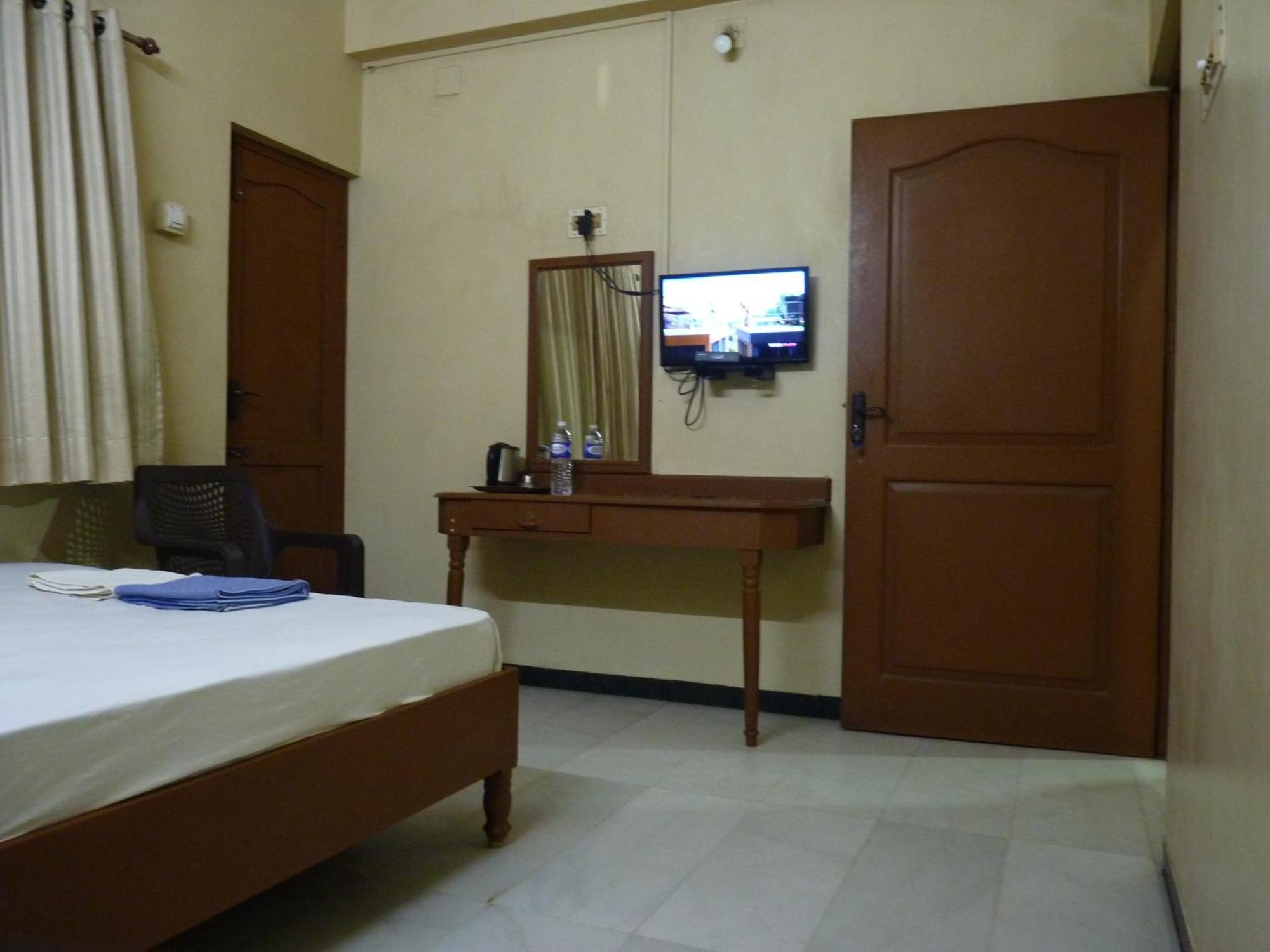 Nanda Lodge Mettuppālaiyam Εξωτερικό φωτογραφία